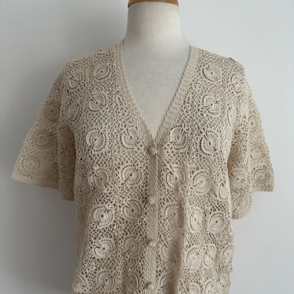 Vintage 1970s Hand Crocheted Open Knit Button Front Short Sleeve Cardigan Top M? - Picture 2 of 12
